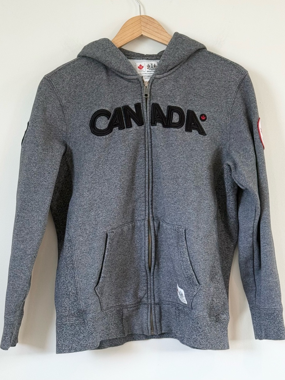 HBC Team Canada 2010 Vancouver Olympics Grey Zip-Up Hoodie Kids Size 14-16